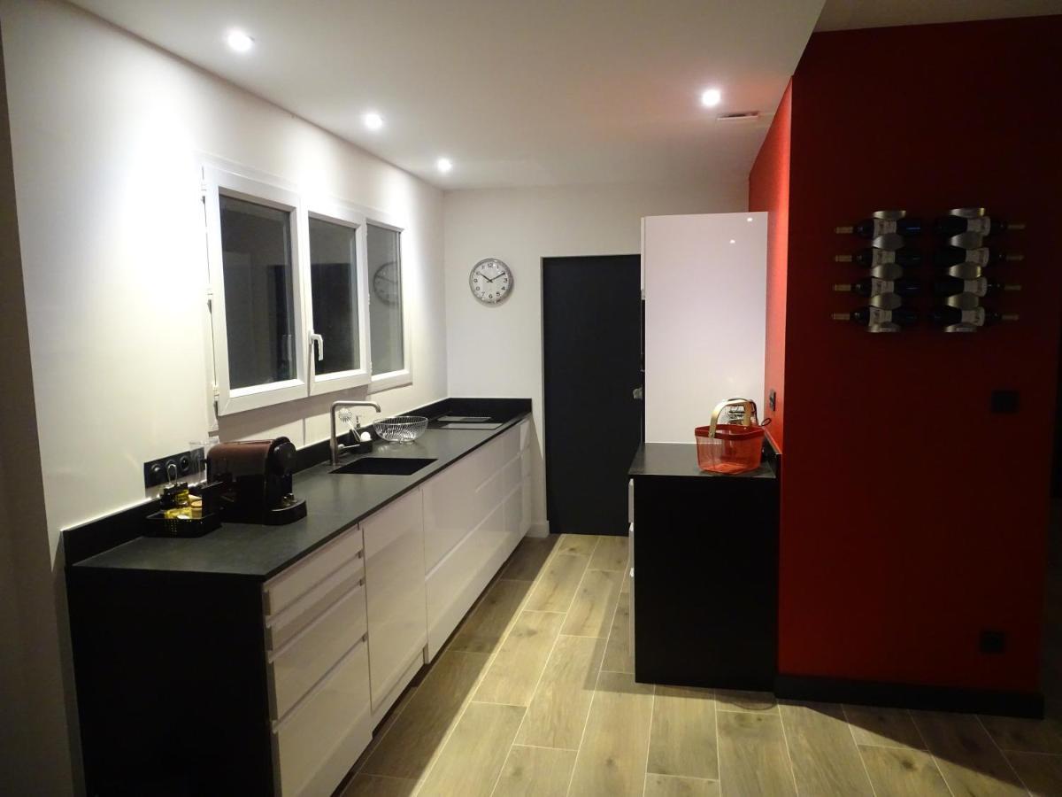 Villa Entiere Du Chateau Lacroix De Civrac 3 Ch, 3 Sdb, Piscine Xxl,Sauna, 4 Etoiles,7 Pers Exterior foto